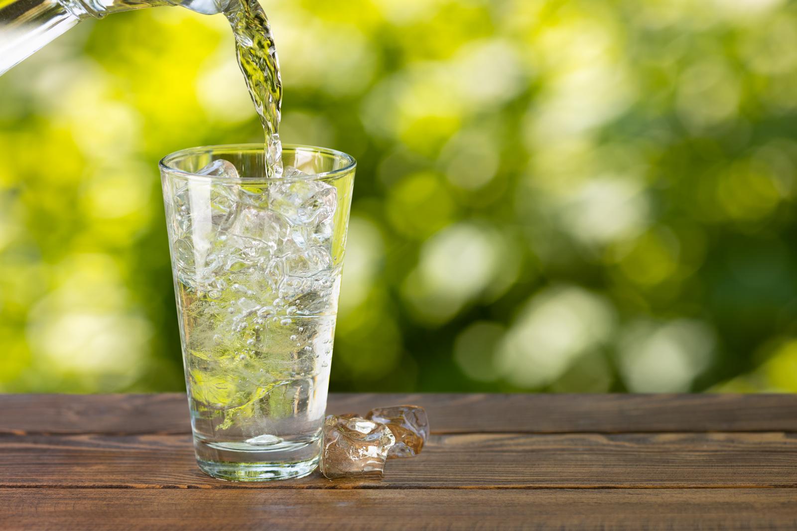 Dietro le bollicine: la crisi segreta delle acque della Perrier e altre marche francesi!
