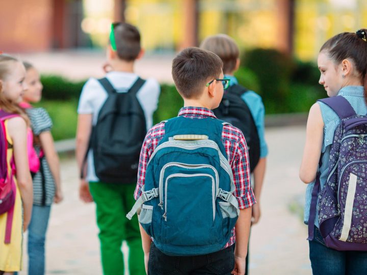 Il bambino abbandonato che ha impressionato il mondo: due anni di vita autonoma a soli 9 anni!