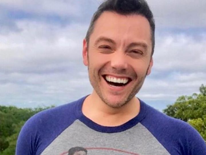 Esclusivo: Tiziano Ferro annuncia un anno difficile e problemi di voce – Fan in preoccupazione
