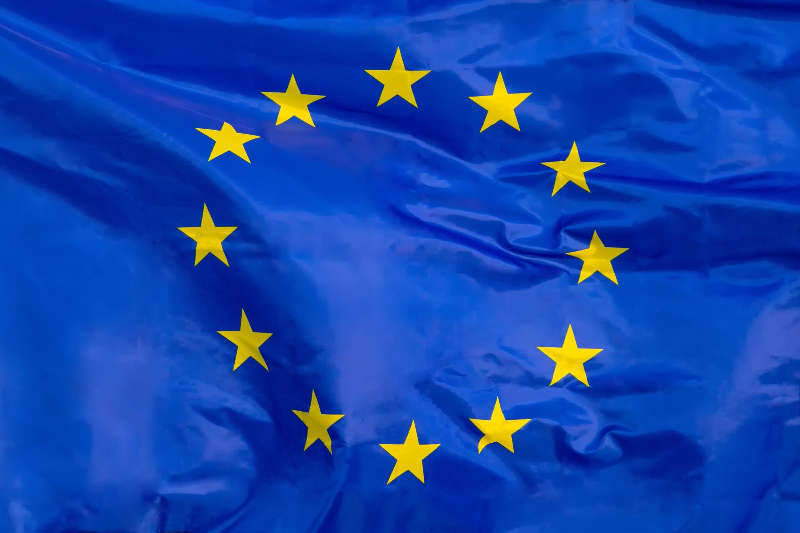 La sinistra in crisi? Sondaggi prevedono un’UE dominata dalla destra!