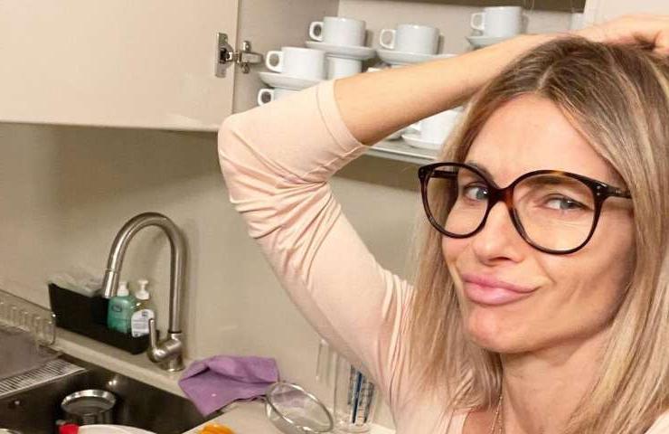 Mistero e ansia: Martina Colombari costretta all’intervento d’urgenza a Riccione – Scopri cosa è successo!